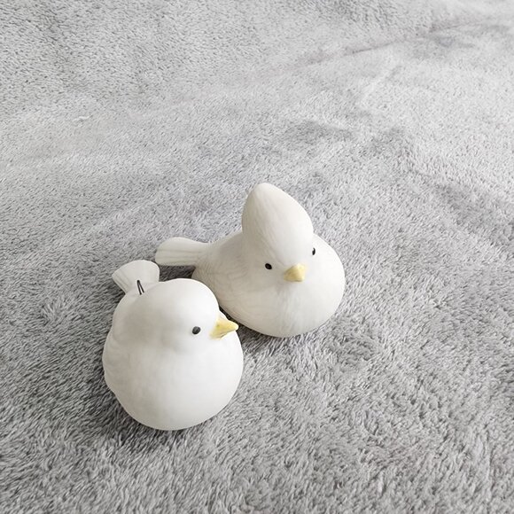 Vintage Ceramic White Bird Figurines Set Of 2 Holiday Christmas Turtle Doves - Picture 5 of 9